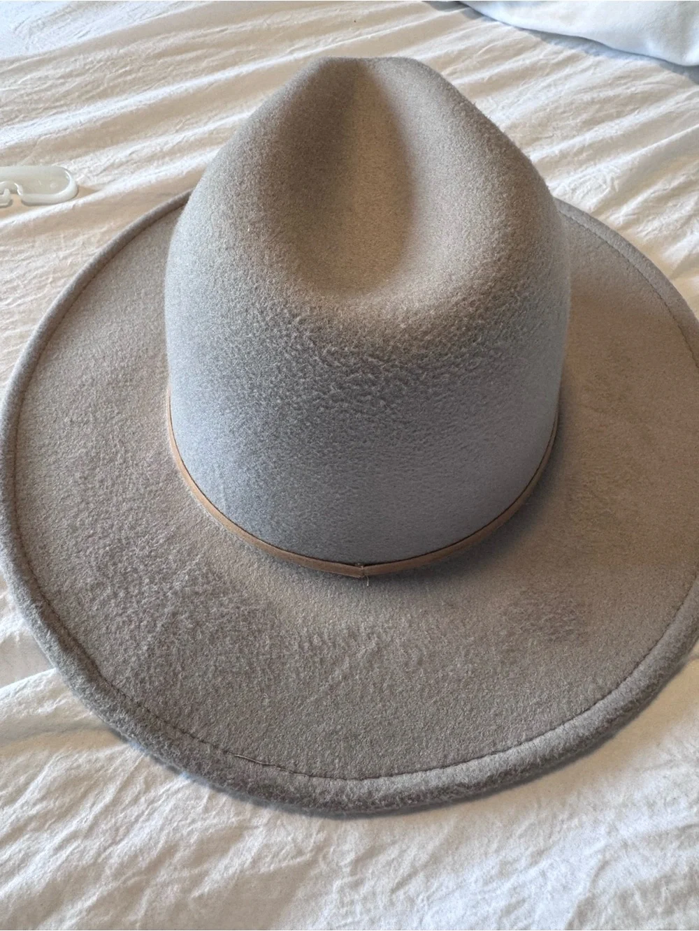 Wide Brim Felt Hat in Gray with ivory handmade macrame hat hanger